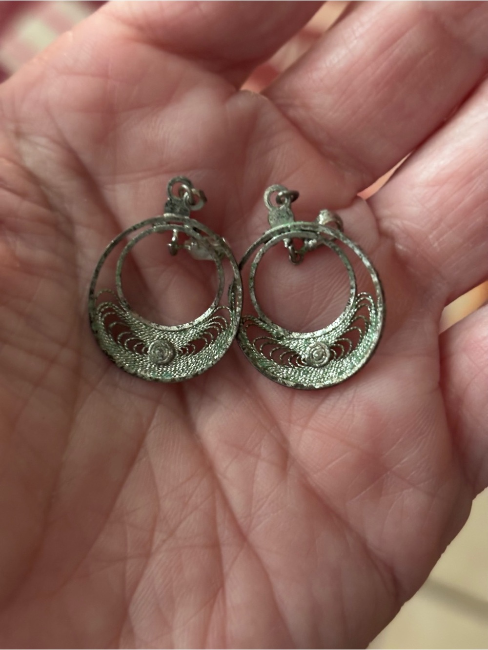 Vintage-Style Silver Filigree Hoop Earrings - Women Jewelry